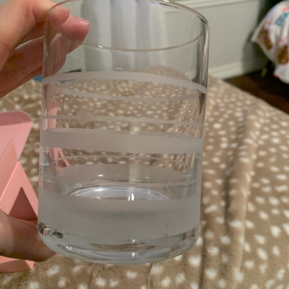 Kate Spade Hampton street whiskey glasses 🥃 - Picture 2 of 3